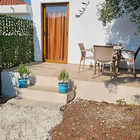 Finnley's Apartman Ksamil